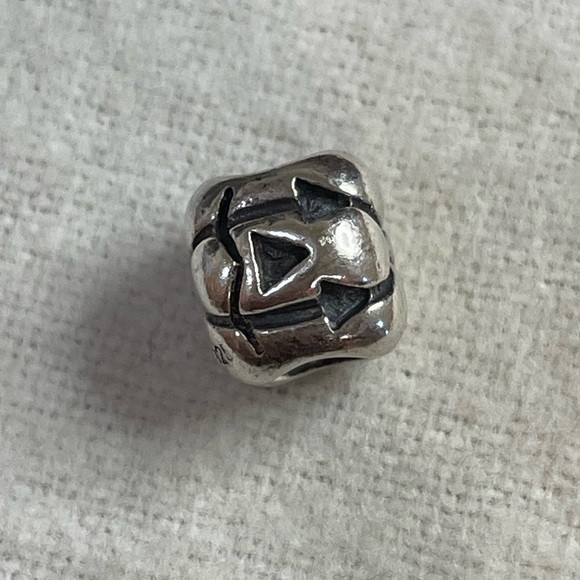 Pandora Jack-O-Lantern Pumpkin Charm - Picture 2 of 12